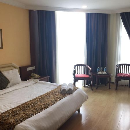 Regal Court Hotel Kuching Kültér fotó