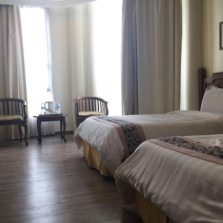 Regal Court Hotel Kuching Kültér fotó