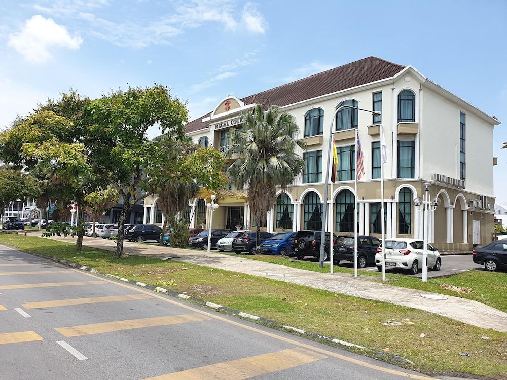 Regal Court Hotel Kuching Kültér fotó