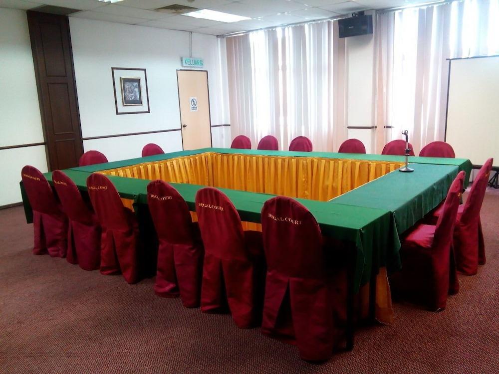 Regal Court Hotel Kuching Kültér fotó