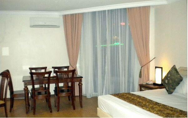 Regal Court Hotel Kuching Szoba fotó