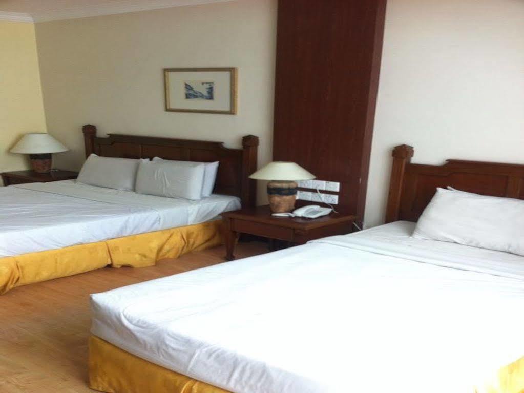 Regal Court Hotel Kuching Kültér fotó